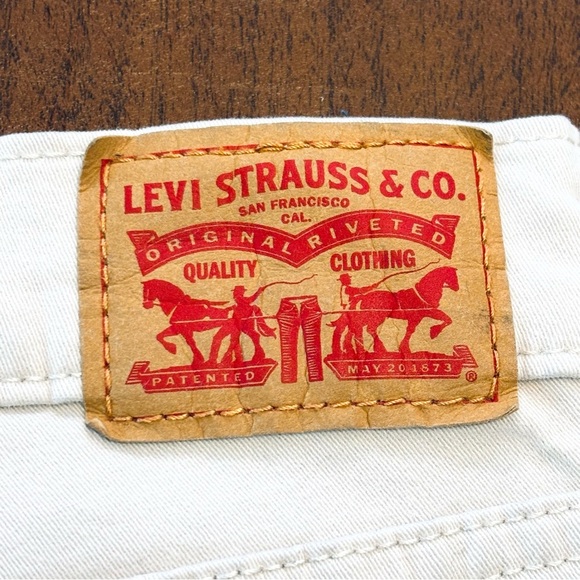 Levi’s Tan Khaki Capri Pants Women’s Size 14 - Picture 3 of 7